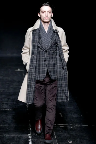 Look 13
